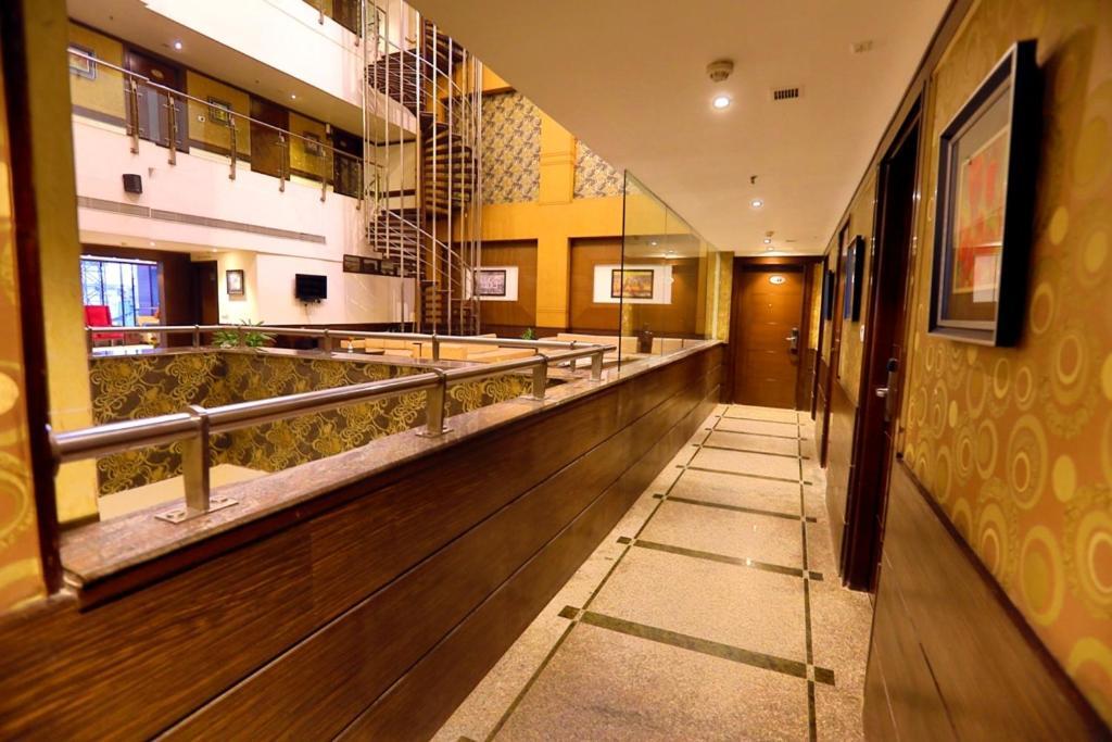 บลูมอนต์ บีค่อน โฮเต็ล Hotel คูร์เคาน์ ภายนอก รูปภาพ